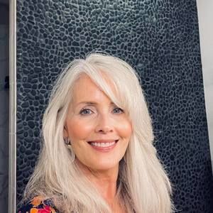 Meet your Posher, Laurie
